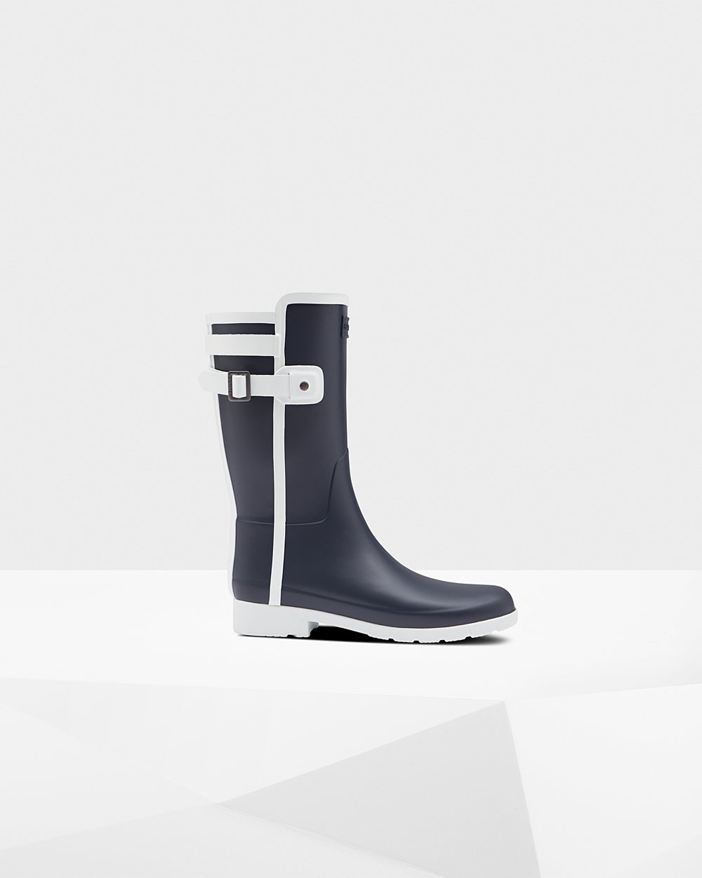 Hunter Refined Slim Fit Contrast Short Rain Boots - Sale Online Womens Navy/White - QISLFR706